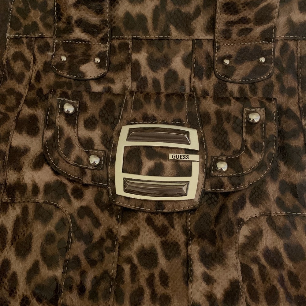 Guess purse - Picture 10 of 10